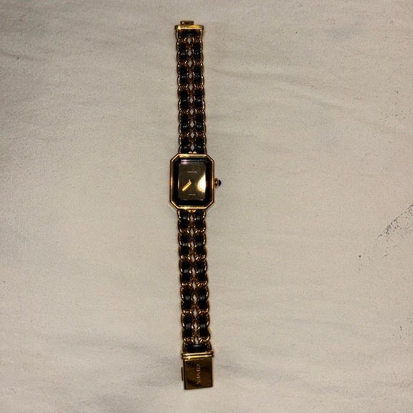 Chanel watch w/ lambskin bracelet - Picture 6 of 10